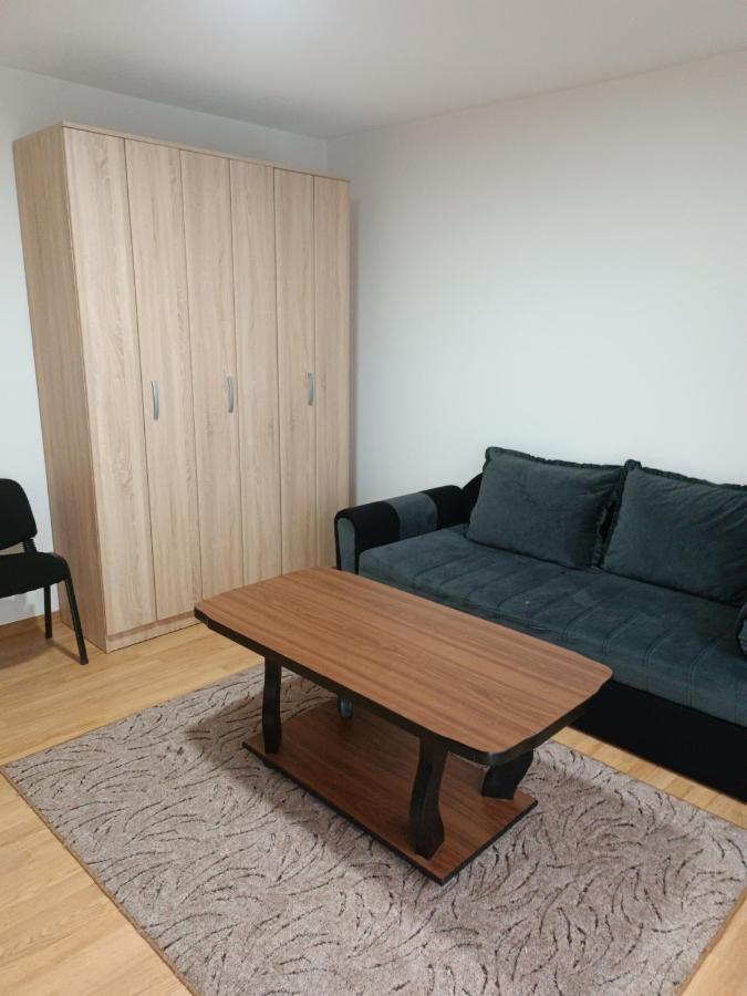 2bdr Apt With Balcony With View- Free Parking Gostinjska kuća