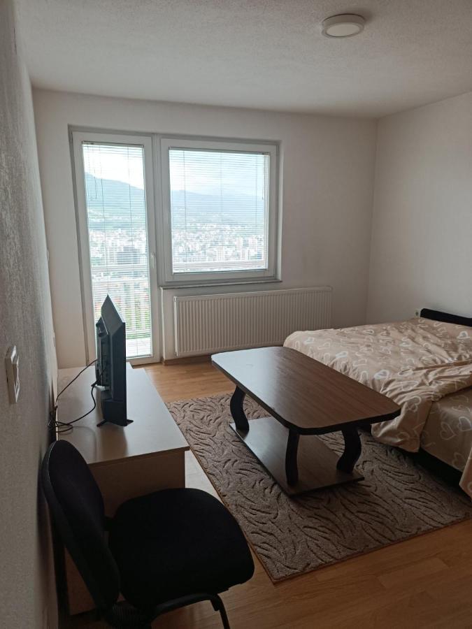 Gostinjska kuća 2bdr Apt With Balcony With View- Free Parking