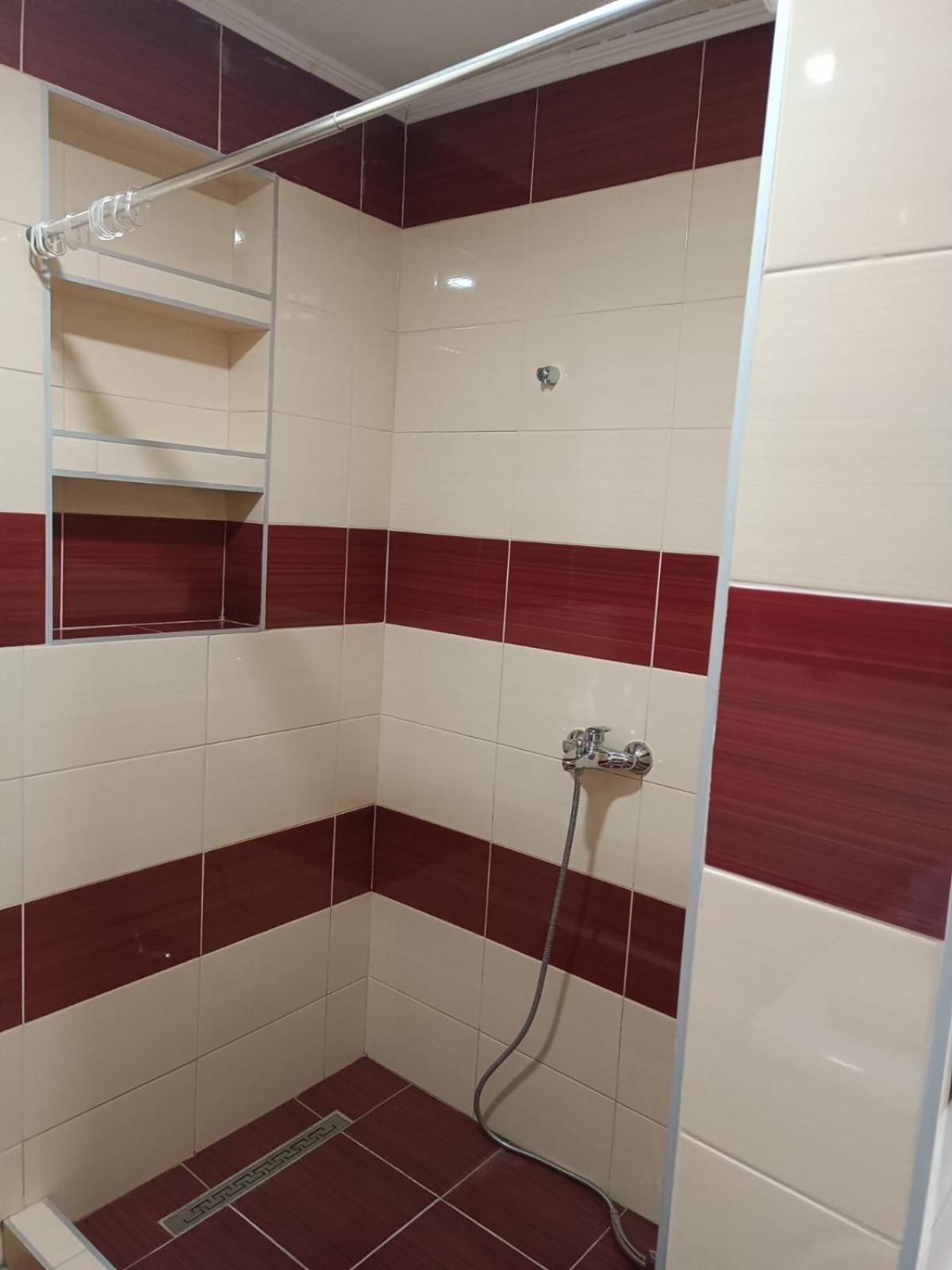 2bdr Apt With Balcony With View- Free Parking Gostinjska kuća